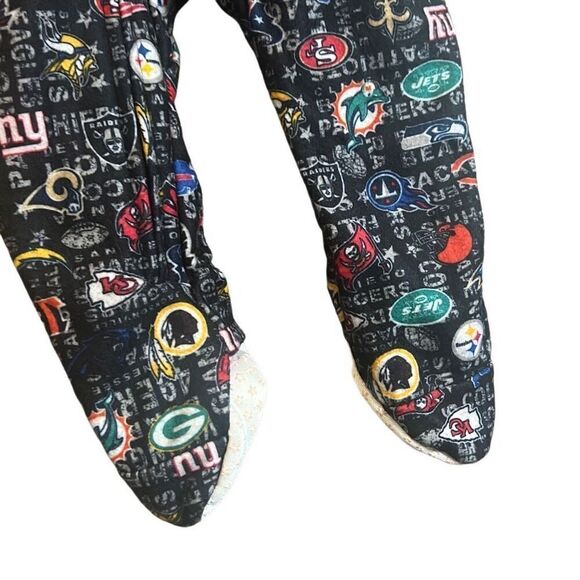 NFL Football Team Logos All Over Print Footed Pajamas Sleepers Baby 12 Months - Picture 3 of 6